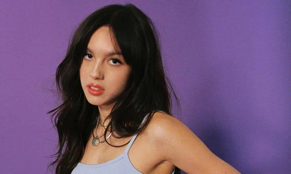 Olivia Rodrigo vượt nhiều 'hit' tỉ stream, bất ngờ dẫn đầu bảng xếp hạng của Spotify Olivia Rodrigo vượt nhiều 'hit' tỉ stream, bất ngờ dẫn đầu bảng xếp hạng của Spotify