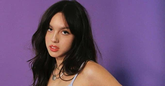 Olivia Rodrigo vượt nhiều 'hit' tỉ stream, bất ngờ dẫn đầu bảng xếp hạng của Spotify