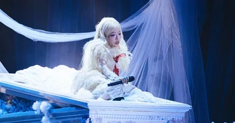 Phùng Khánh Linh đưa hơn 7.000 khán giả đi qua 4 hồi cảm xúc trong concert mở rộng
