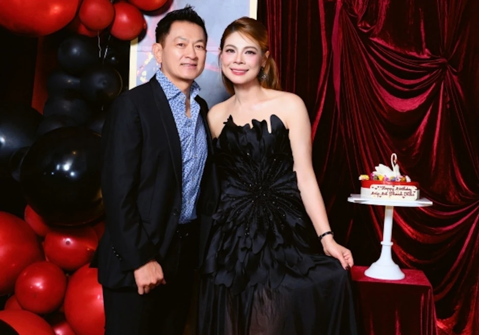 Phùng Khánh Linh trải lòng về mất mát, Thanh Thảo nhận quà từ chồng đại gia Phùng Khánh Linh trải lòng về mất mát, Thanh Thảo nhận quà từ chồng đại gia