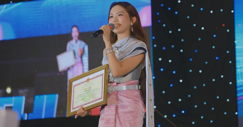 Phương Mỹ Chi thử sức với hát xoan, mời các nghệ nhân cố vấn Phương Mỹ Chi thử sức với hát xoan, mời các nghệ nhân cố vấn