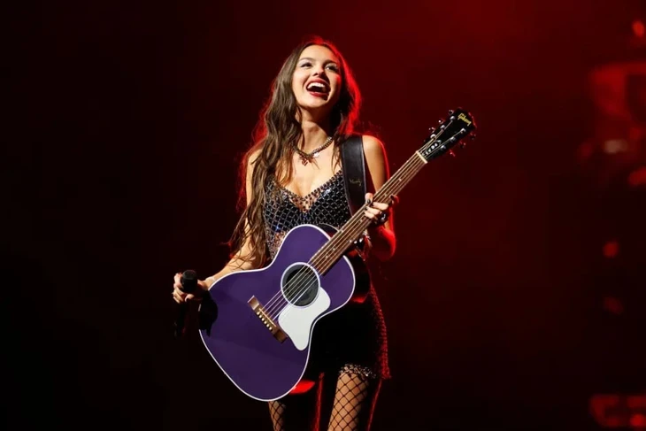 'Pop girl thế hệ mới' Olivia Rodrigo tung album phòng thu thứ 3 sau 3 năm 'Pop girl thế hệ mới' Olivia Rodrigo tung album phòng thu thứ 3 sau 3 năm