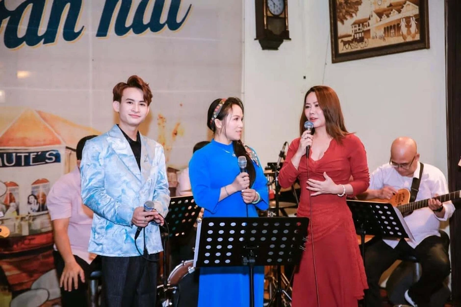 Quán quân "Tuyệt đỉnh song ca nhí" tái xuất với đêm nhạc riêng Quán quân "Tuyệt đỉnh song ca nhí" tái xuất với đêm nhạc riêng