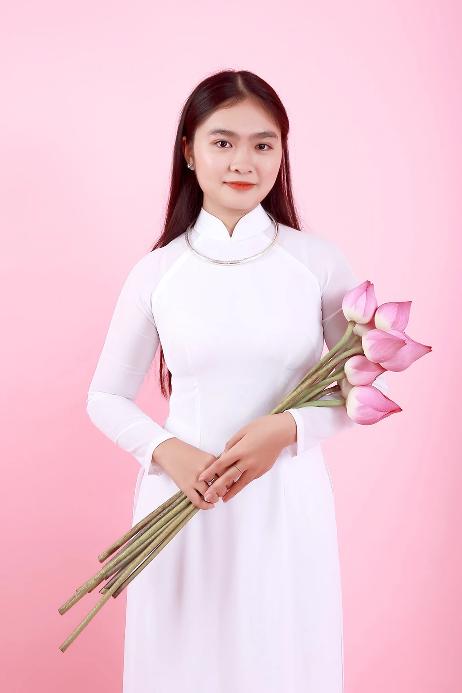 Quán quân Việt bị gia đình báo mất tích: Cả tuổi thơ không được yên thân chỉ vì hát hay Quán quân Việt bị gia đình báo mất tích: Cả tuổi thơ không được yên thân chỉ vì hát hay