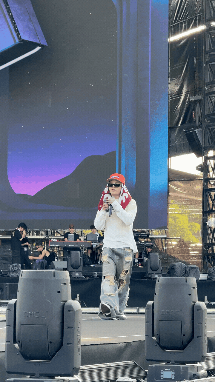 RHYDER "phơi mình" dưới nắng gắt, chuẩn bị cho concert tiền tỷ đầu tay RHYDER "phơi mình" dưới nắng gắt, chuẩn bị cho concert tiền tỷ đầu tay