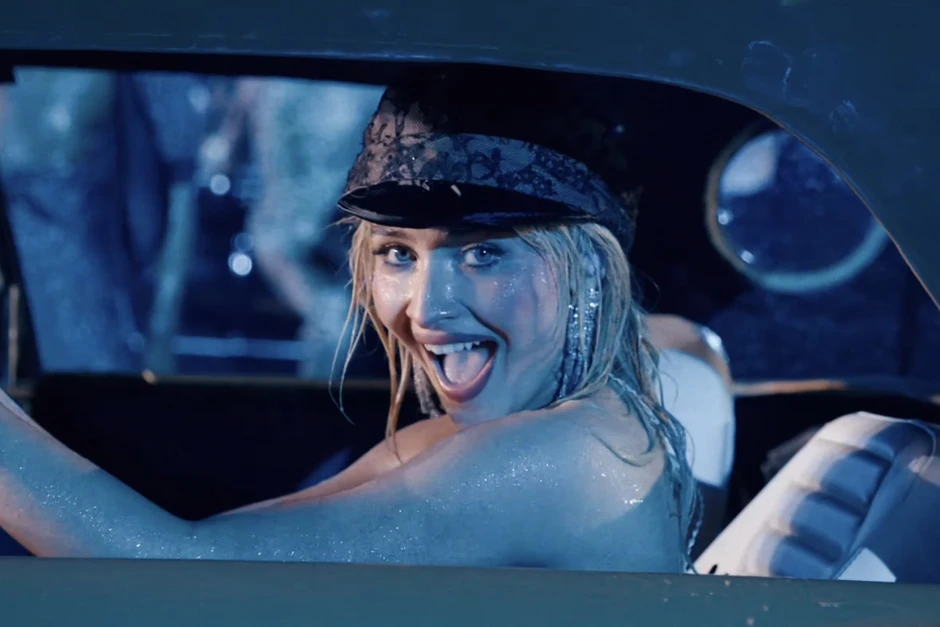 Sabrina Carpenter xin lỗi nhưng vẫn bị cả MXH “trộn gỏi” đến cùng Sabrina Carpenter xin lỗi nhưng vẫn bị cả MXH “trộn gỏi” đến cùng