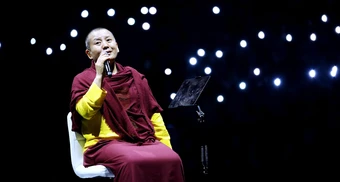 Sư cô Ani Choying Drolma, người hát thiền ca huyền thoại trở lại Việt Nam