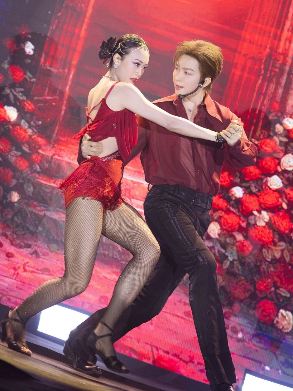 Tăng Phúc hé lộ sự thật sau màn nhảy tango điêu luyện, nóng bỏng Tăng Phúc hé lộ sự thật sau màn nhảy tango điêu luyện, nóng bỏng