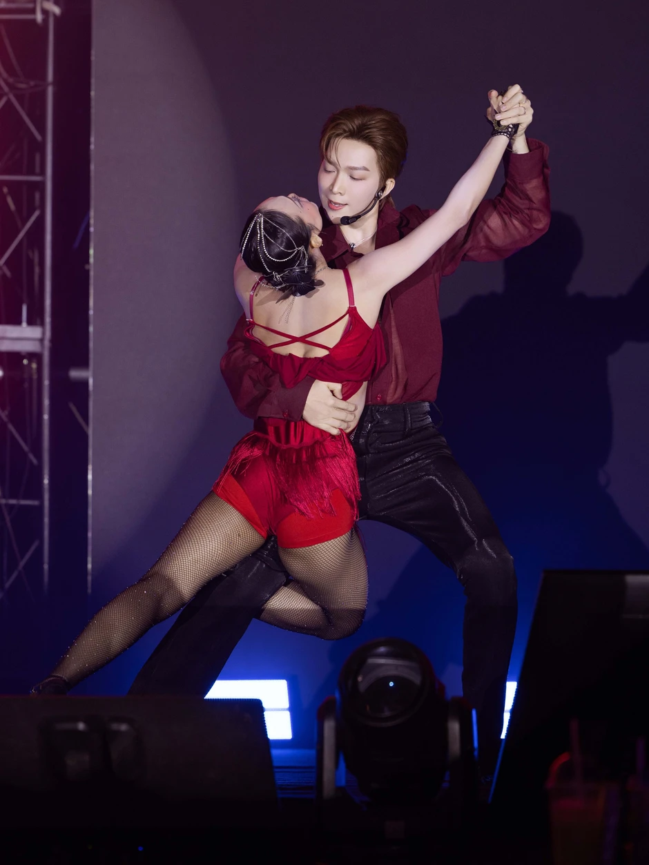 Tăng Phúc hé lộ sự thật sau màn nhảy tango điêu luyện, nóng bỏng Tăng Phúc hé lộ sự thật sau màn nhảy tango điêu luyện, nóng bỏng