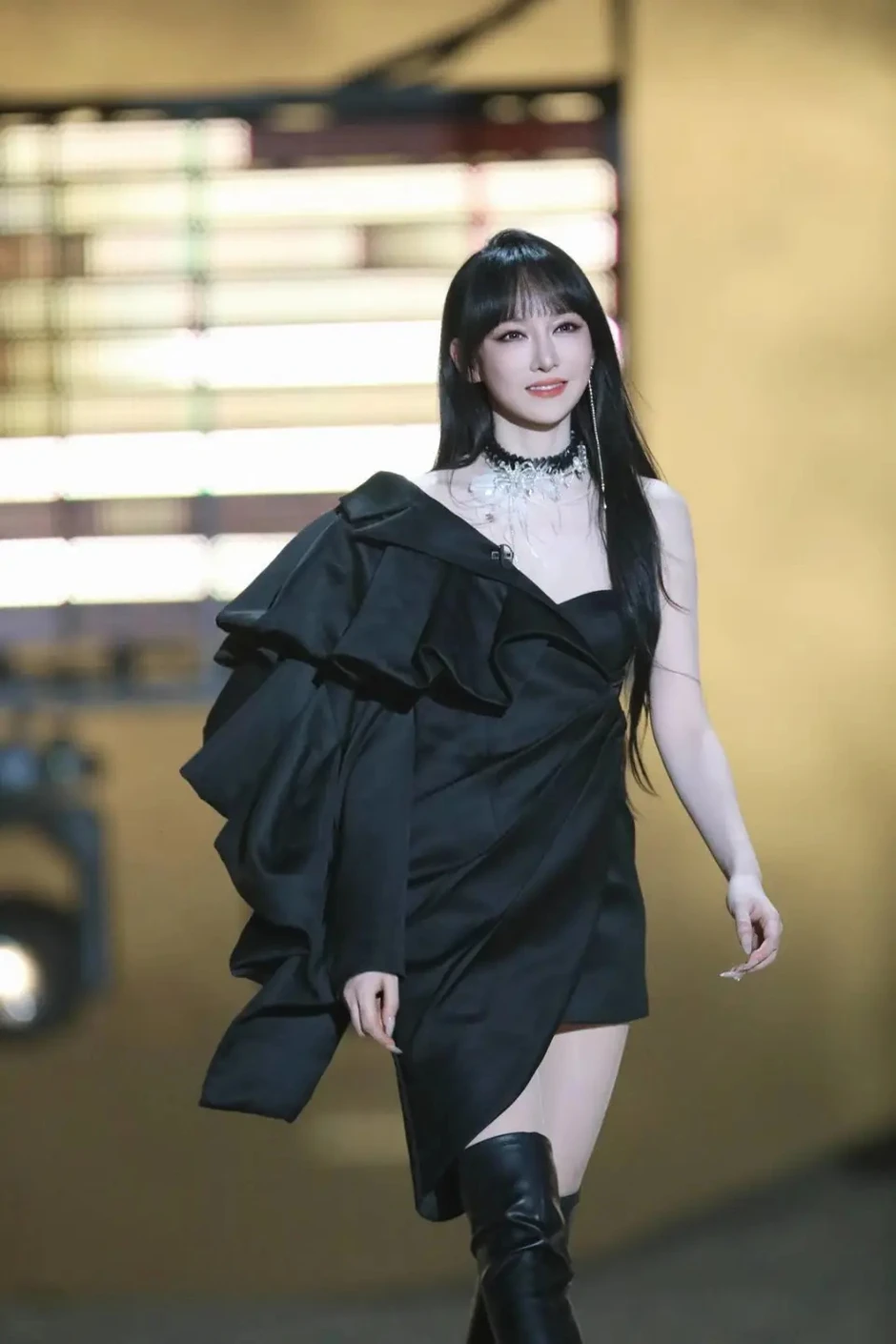 Tát Đỉnh Đỉnh có hit để đời không ai cover nổi, được quốc tế công nhận “tài năng nhất Trung Quốc” Tát Đỉnh Đỉnh có hit để đời không ai cover nổi, được quốc tế công nhận “tài năng nhất Trung Quốc”