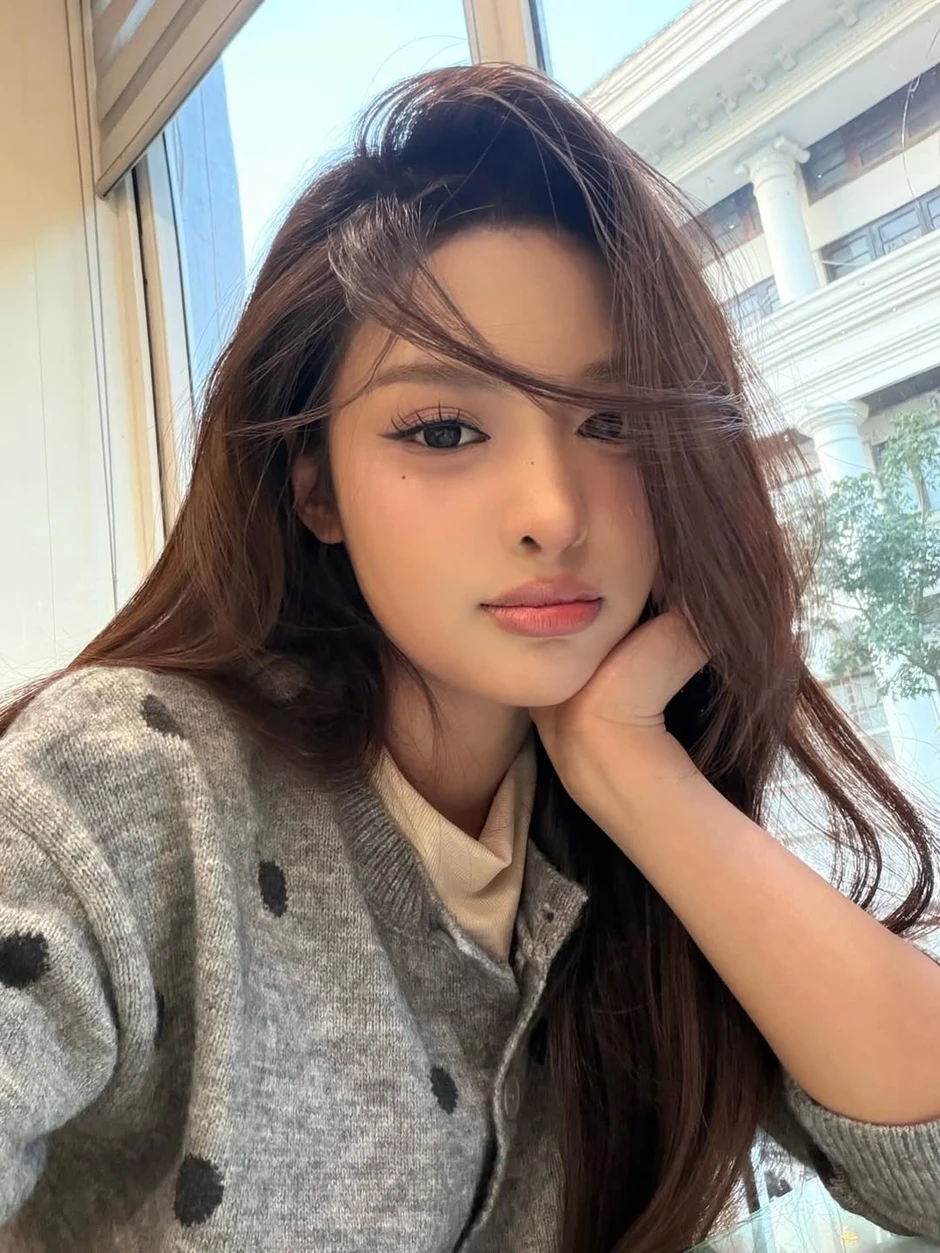 Thà là HIEUTHUHAI rủ Babyboo đóng MV cùng, chứ diễn tình cảm mà mặt đơ quá đơ Thà là HIEUTHUHAI rủ Babyboo đóng MV cùng, chứ diễn tình cảm mà mặt đơ quá đơ
