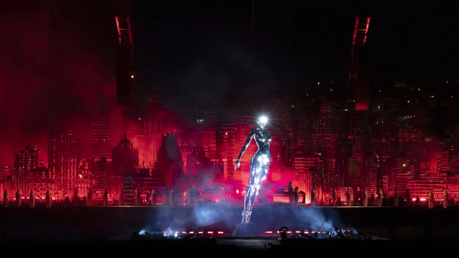 The Weeknd đang khiến Việt Nam nổi bão The Weeknd đang khiến Việt Nam nổi bão