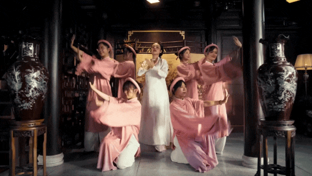 Thêm 1 hit tỷ view TikTok bị chê, gây tranh cãi câu hát liên quan đến "chồng gia trưởng" Thêm 1 hit tỷ view TikTok bị chê, gây tranh cãi câu hát liên quan đến "chồng gia trưởng"