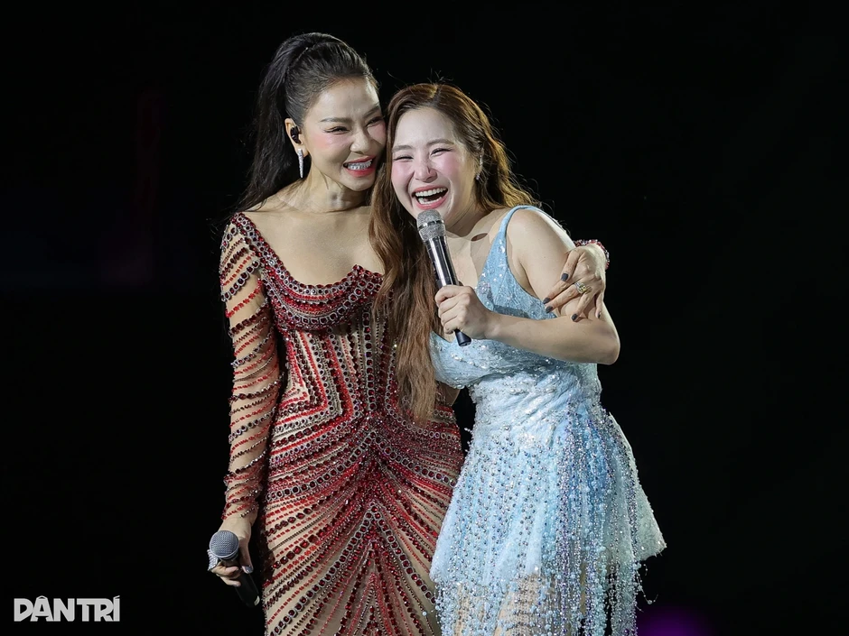 Thu Minh - Hương Tràm lần đầu song ca sau 14 năm vướng tin đồn rạn nứt Thu Minh - Hương Tràm lần đầu song ca sau 14 năm vướng tin đồn rạn nứt