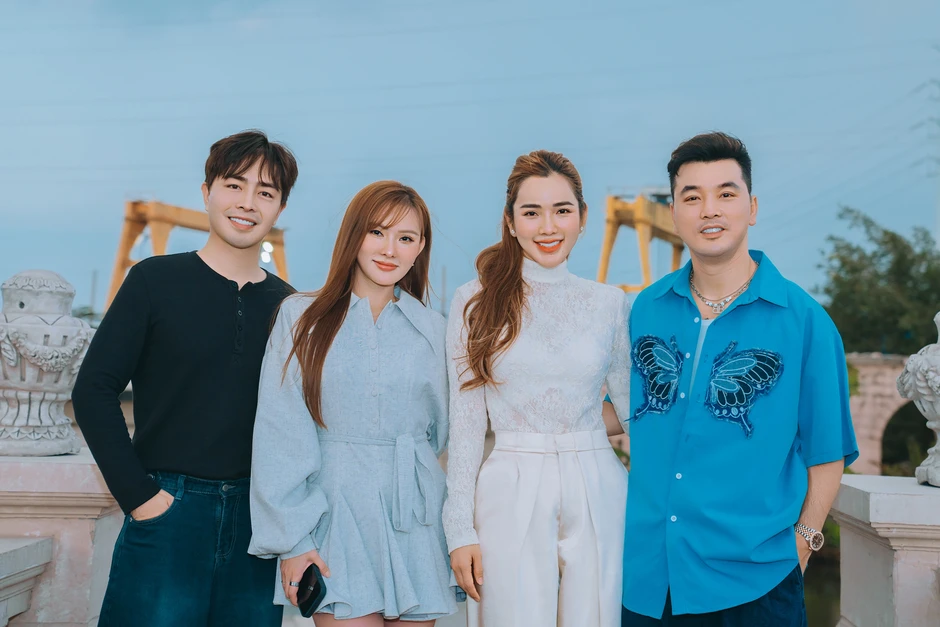 Thu Thủy tái hợp Ưng Hoàng Phúc sau 23 năm, hé lộ mối quan hệ 2 gia đình Thu Thủy tái hợp Ưng Hoàng Phúc sau 23 năm, hé lộ mối quan hệ 2 gia đình
