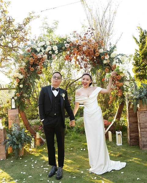 Tóc Tiên từng viết đoạn kết mới: "Nguyện cầu cho anh luôn mang điều lành...luôn được yêu thương thật lòng như anh mơ" Tóc Tiên từng viết đoạn kết mới: "Nguyện cầu cho anh luôn mang điều lành...luôn được yêu thương thật lòng như anh mơ"
