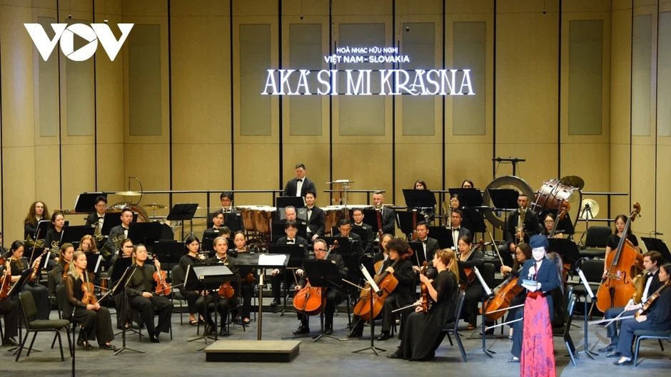 Tổng Bí thư, Chủ tịch nước Tô Lâm và Thủ tướng Slovakia thưởng thức hòa nhạc tại Hà Nội