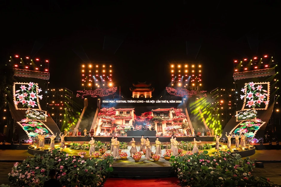 Tổng đạo diễn Phạm Hoàng Giang đưa “Dòng chảy di sản” lên sân khấu khai mạc Festival Thăng Long - Hà Nội 2026 Tổng đạo diễn Phạm Hoàng Giang đưa “Dòng chảy di sản” lên sân khấu khai mạc Festival Thăng Long - Hà Nội 2026