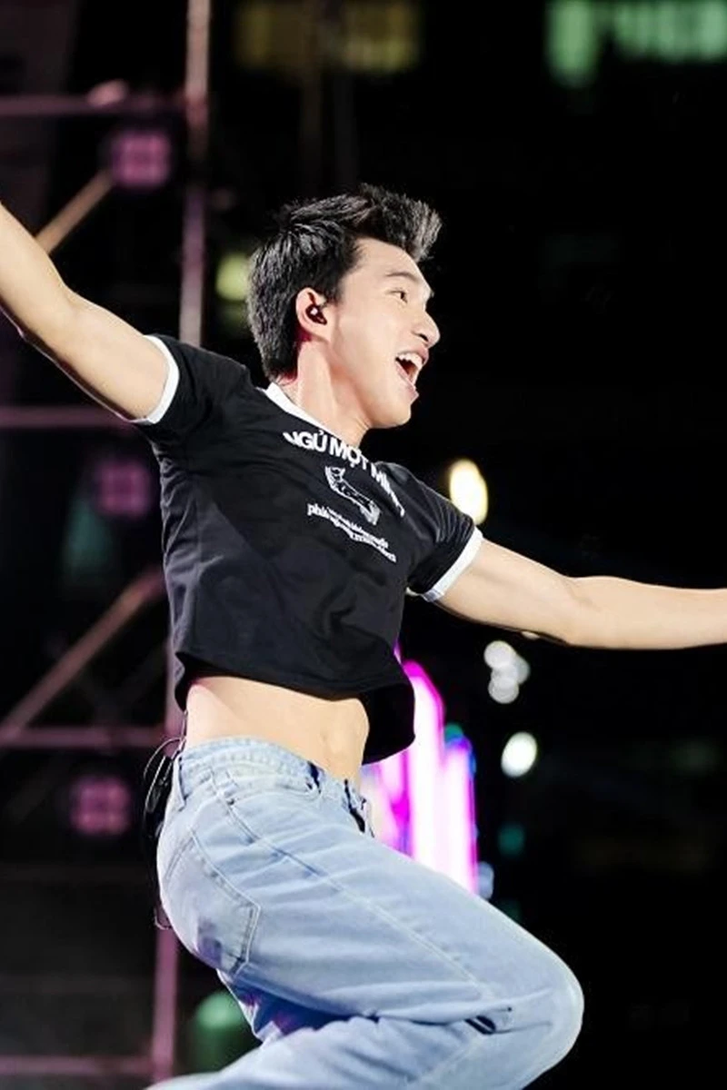 Top 5 nam ca sĩ đẹp trai, nhảy 'đỉnh' của showbiz Việt