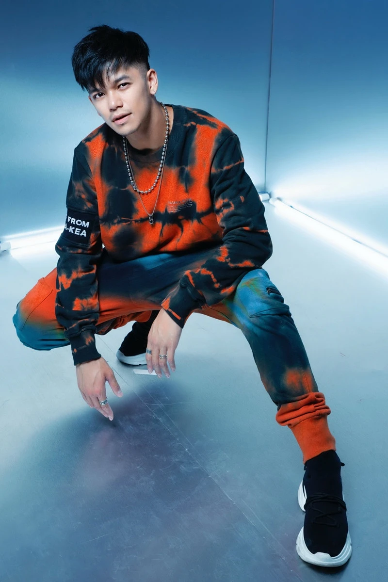 Top 5 nam ca sĩ đẹp trai, nhảy 'đỉnh' của showbiz Việt