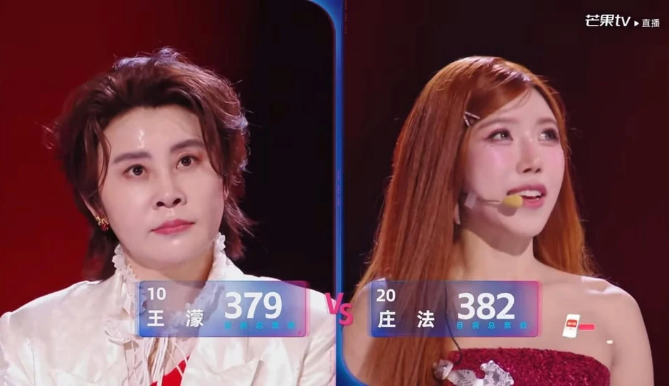 Trang Pháp múa cột, hát 4 thứ tiếng chào sân Đạp Gió bản Trung, cả dàn sao Hoa ngữ “kiêng dè”