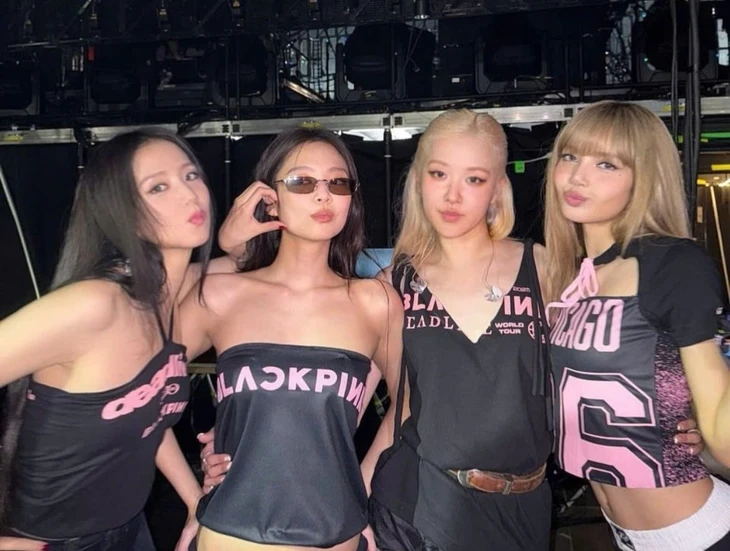 Tranh cãi album mới của BlackPink, người khen đỉnh cao người chê 'chẳng đột phá' Tranh cãi album mới của BlackPink, người khen đỉnh cao người chê 'chẳng đột phá'