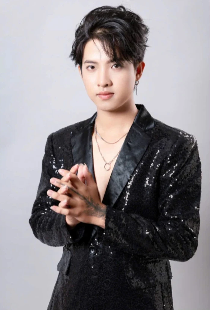 Trịnh Gia Khang và Mini show "Dấu ấn chàng trai si tình", ca sĩ Bích Thủy hỗ trợ hết mình