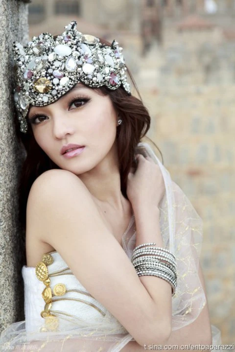 Trương Thiều Hàm sự nghiệp sụp đổ vì gia đình, tự mua cả hòn đảo ở cho yên thân Trương Thiều Hàm sự nghiệp sụp đổ vì gia đình, tự mua cả hòn đảo ở cho yên thân