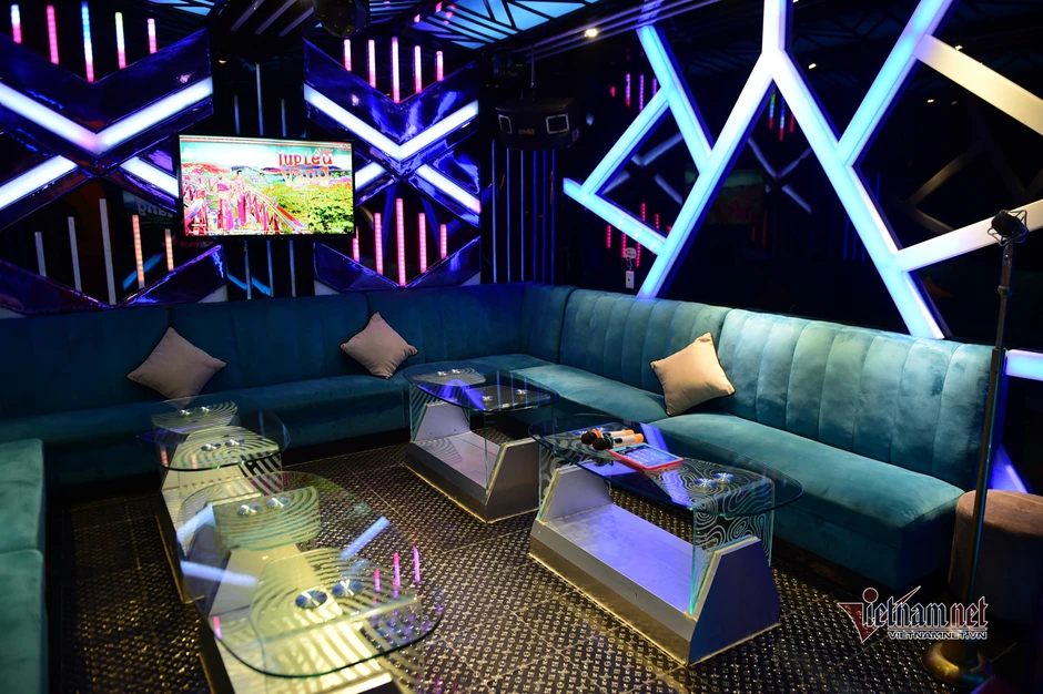 Từ vụ Giám đốc Việt KTV bị khởi tố: Mở YouTube cho khách hát karaoke có vi phạm? Từ vụ Giám đốc Việt KTV bị khởi tố: Mở YouTube cho khách hát karaoke có vi phạm?