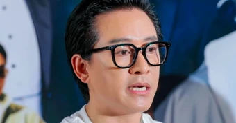 Tuấn Hưng dừng show ở ban công nhà riêng