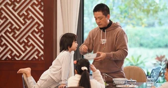 Tuấn Hưng: "Tôi không muốn tuổi thơ của con bị đánh đổi vì bố nổi tiếng"