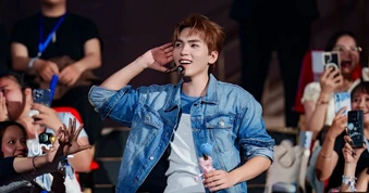 UPRIZE bật khóc trước người hâm mộ, công bố concert đầu tiên ở miền Bắc