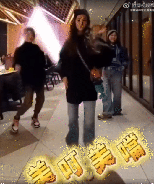 Việt Nam chưa ai làm được như mỹ nhân này: Truyền thông Mỹ khen ngợi, BLACKPINK cũng "đu trend" Việt Nam chưa ai làm được như mỹ nhân này: Truyền thông Mỹ khen ngợi, BLACKPINK cũng "đu trend"