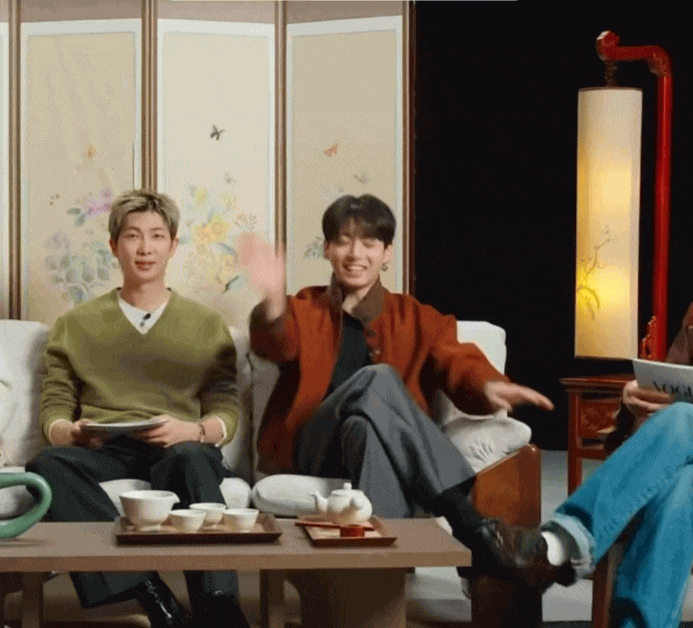 Việt Nam có 1 ca khúc nổi tiếng toàn cầu đạt tỷ lượt xem, khiến G-DRAGON và BTS nhún nhảy theo Việt Nam có 1 ca khúc nổi tiếng toàn cầu đạt tỷ lượt xem, khiến G-DRAGON và BTS nhún nhảy theo