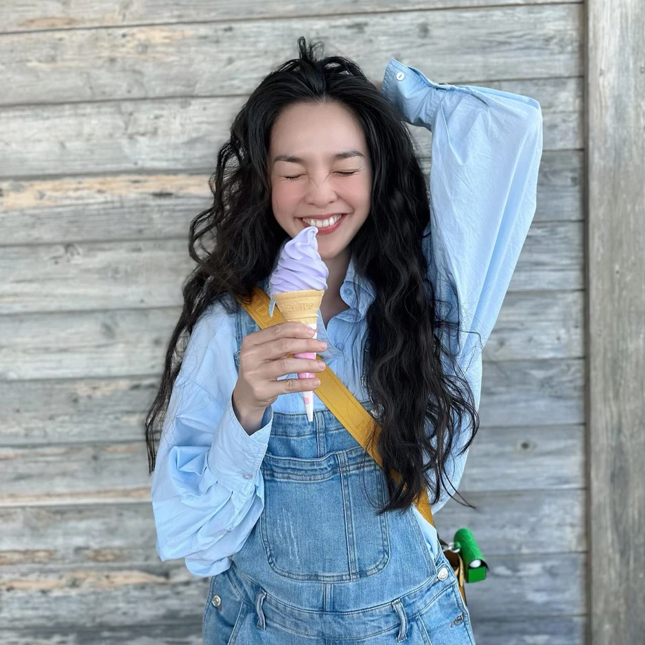 Việt Nam có mỹ nhân đỉnh thế này: Không biết già là gì, cover nhạc trẻ "ngọt như mía lùi" Việt Nam có mỹ nhân đỉnh thế này: Không biết già là gì, cover nhạc trẻ "ngọt như mía lùi"