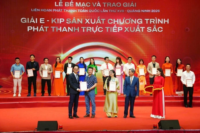 TinVina3 bùng nổ tại Liên Hoan Phát Thanh 2026 với "Giao cảm": Cú đúp giải thưởng đầy Ấn tượng TinVina3 bùng nổ tại Liên Hoan Phát Thanh 2026 với "Giao cảm": Cú đúp giải thưởng đầy Ấn tượng