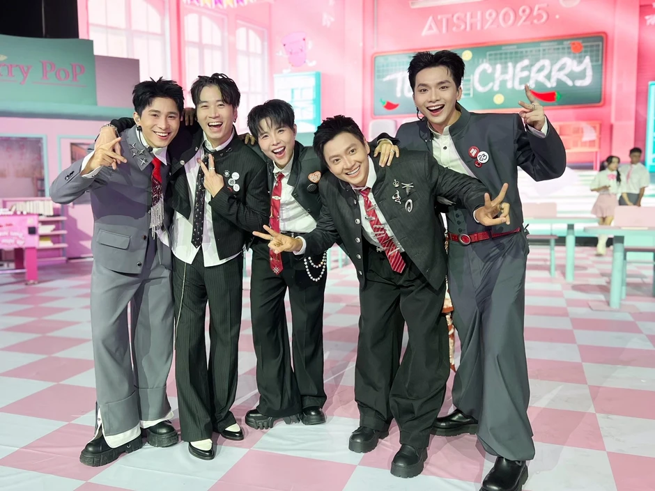 Vũ Cát Tường nhập viện cấp cứu, hủy tham gia đêm nhạc tại Hà Nội Vũ Cát Tường nhập viện cấp cứu, hủy tham gia đêm nhạc tại Hà Nội