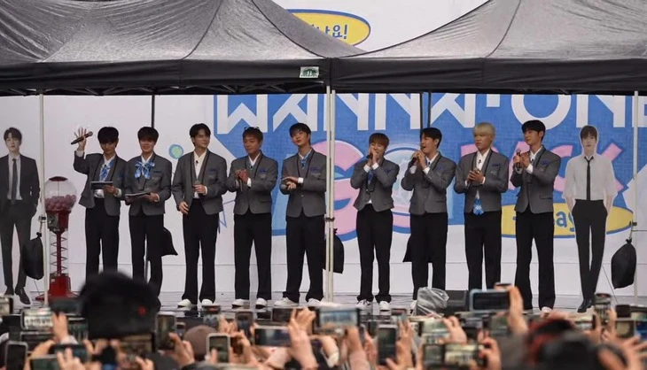 Wanna One tái hợp sau 7 năm, fan bảo 'cuối cùng cũng đợi đến ngày này' Wanna One tái hợp sau 7 năm, fan bảo 'cuối cùng cũng đợi đến ngày này'