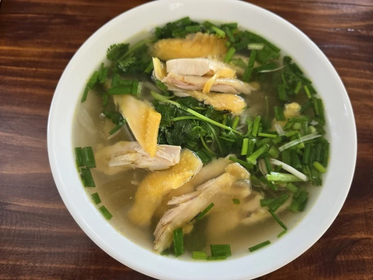 Ăn phở thì thịt gà trống là ngon nhất Ăn phở thì thịt gà trống là ngon nhất