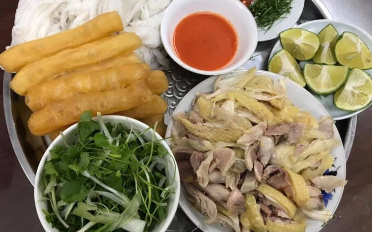 Ăn phở thì thịt gà trống là ngon nhất Ăn phở thì thịt gà trống là ngon nhất