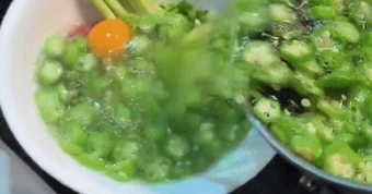 Bát súp đại bổ hội tụ bò hàu và đậu bắp khiến các bà vợ đứng ngồi không yên phải nấu ngay cho chồng