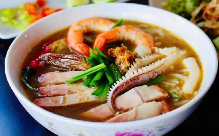 Bún chả quạt, bánh đa đỏ Hải Phòng và bí mật con giấm ở quán Thong Dong Bún chả quạt, bánh đa đỏ Hải Phòng và bí mật con giấm ở quán Thong Dong