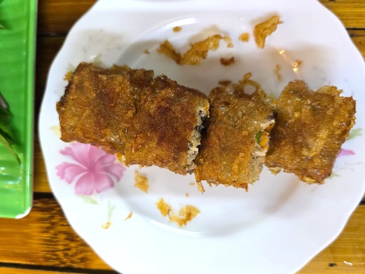 Bún chả quạt, bánh đa đỏ Hải Phòng và bí mật con giấm ở quán Thong Dong Bún chả quạt, bánh đa đỏ Hải Phòng và bí mật con giấm ở quán Thong Dong