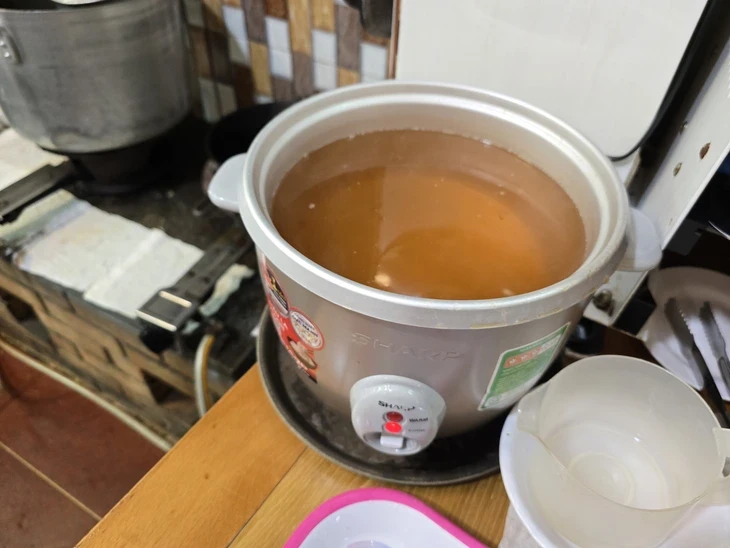 Bún chả quạt, bánh đa đỏ Hải Phòng và bí mật con giấm ở quán Thong Dong Bún chả quạt, bánh đa đỏ Hải Phòng và bí mật con giấm ở quán Thong Dong