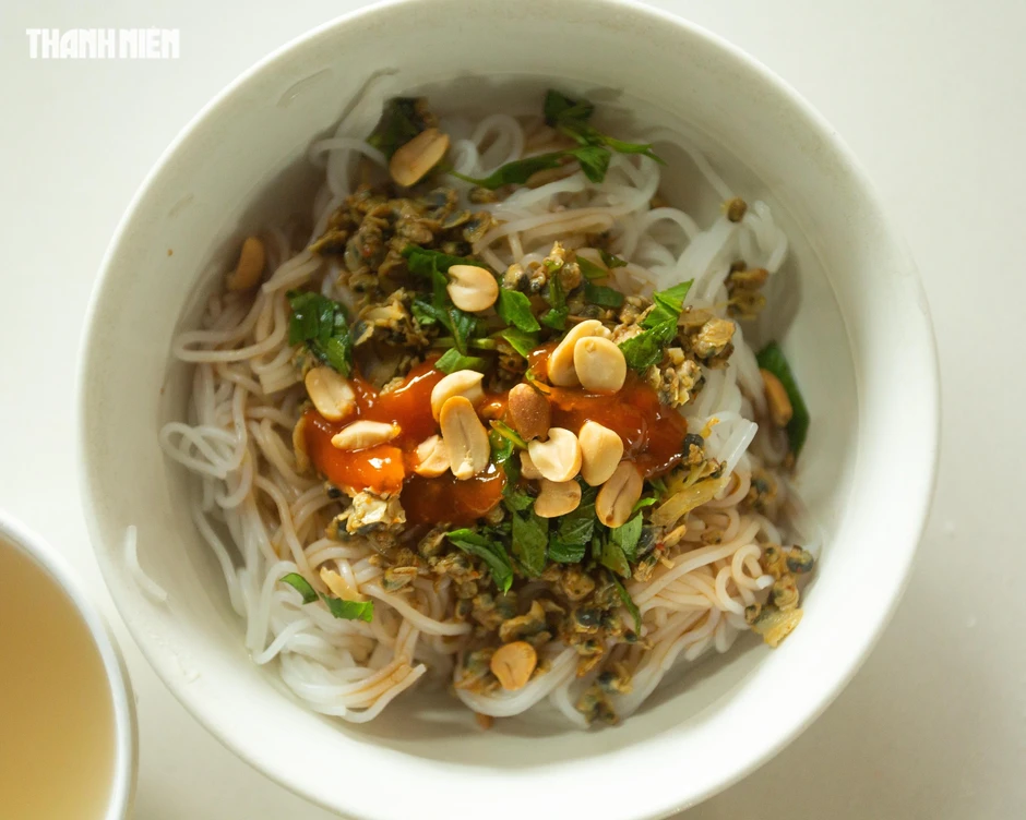 Bún hến Mai Xá: Món ngon Quảng Trị nổi tiếng vì cách trộn khác lạ Bún hến Mai Xá: Món ngon Quảng Trị nổi tiếng vì cách trộn khác lạ