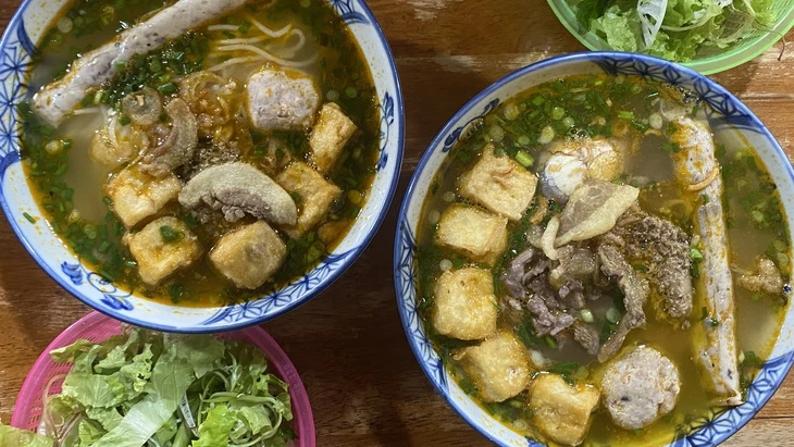 Bún riêu Hà Nội xưa: Riêu cua, cà chua và chút mỡ Bún riêu Hà Nội xưa: Riêu cua, cà chua và chút mỡ