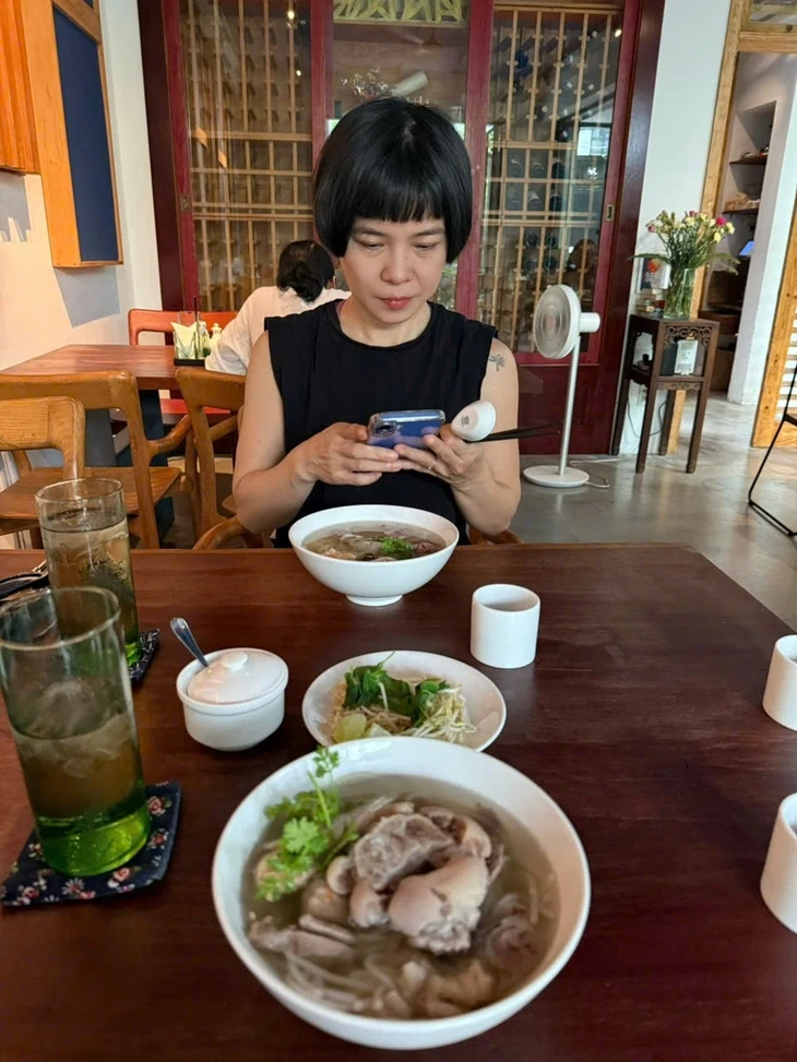 Chia tay bún bò O Kay, nước trong mang theo cả sự chậm rãi của Huế Chia tay bún bò O Kay, nước trong mang theo cả sự chậm rãi của Huế