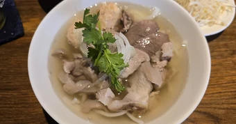 Chia tay bún bò O Kay, nước trong mang theo cả sự chậm rãi của Huế