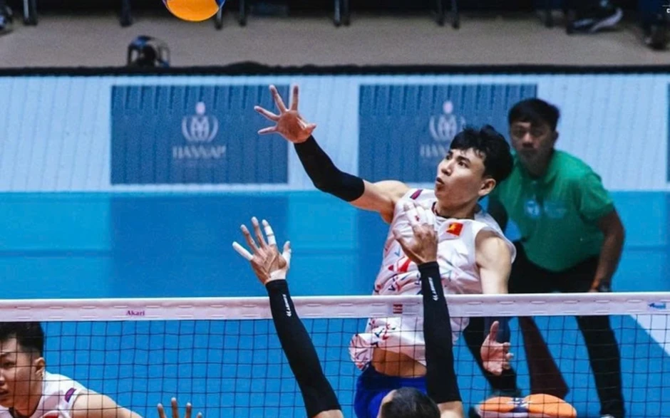 Cô gái Việt cao 1,95m khiến các VĐV bóng chuyền Mông Cổ bật khóc khi chia tay