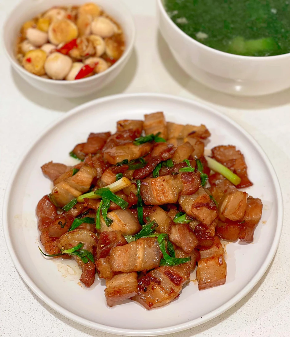 Cùng 1 công thức, tại sao thịt rang cháy cạnh ngoài hàng luôn ngon hơn, sai lầm nằm ở bước đầu tiên Cùng 1 công thức, tại sao thịt rang cháy cạnh ngoài hàng luôn ngon hơn, sai lầm nằm ở bước đầu tiên